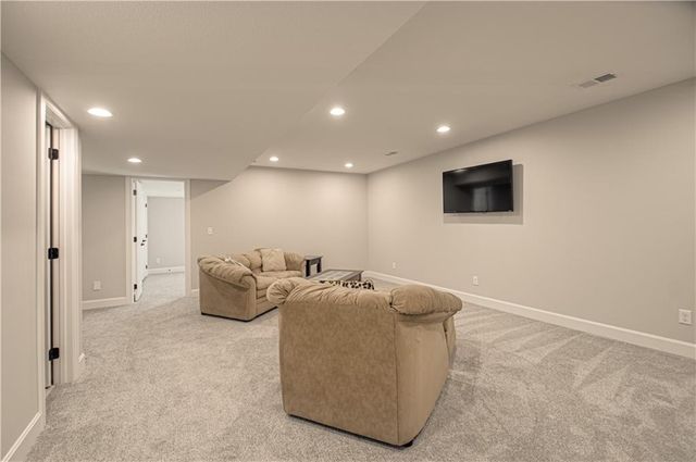 21045 W 225th Terrace, Spring Hill, KS 66083