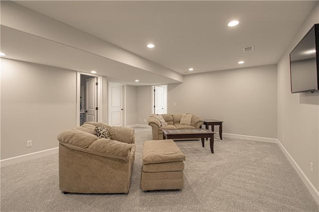 21045 W 225th Terrace, Spring Hill, KS 66083