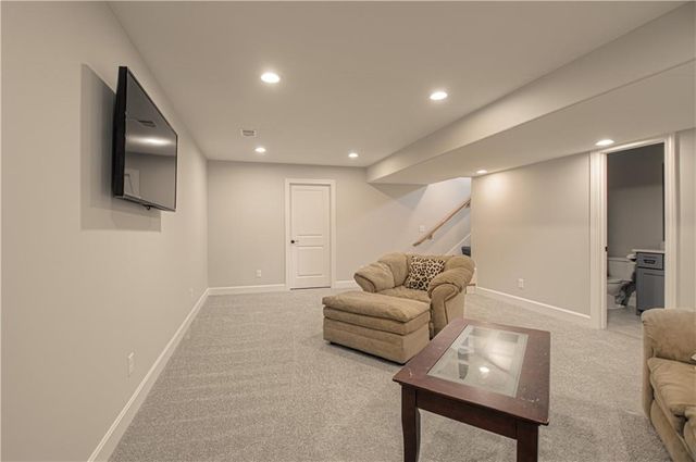 21045 W 225th Terrace, Spring Hill, KS 66083