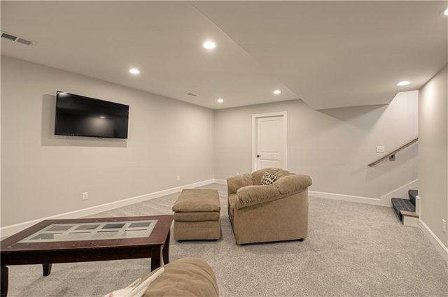 21045 W 225th Terrace, Spring Hill, KS 66083