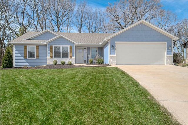 21045 W 225th Terrace, Spring Hill, KS 66083