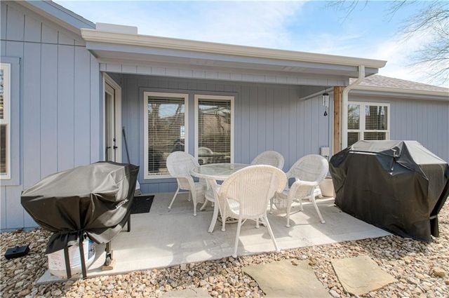 21045 W 225th Terrace, Spring Hill, KS 66083