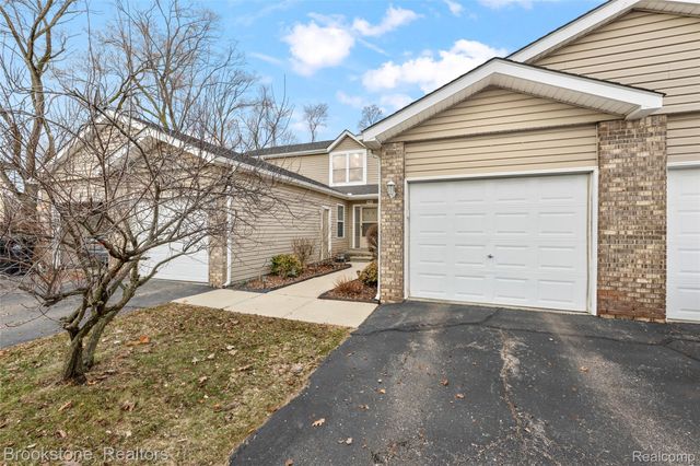 19512 Stanford Lane 7, Roseville, MI 48066