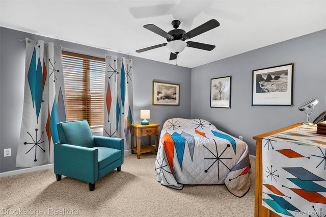 19512 Stanford Lane 7, Roseville, MI 48066