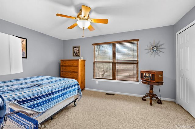 19512 Stanford Lane 7, Roseville, MI 48066