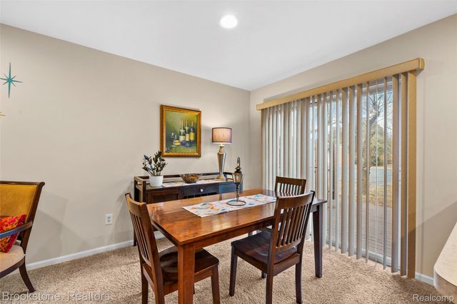 19512 Stanford Lane 7, Roseville, MI 48066