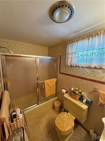 1227 Hillview Drive, Utica, NY 13501