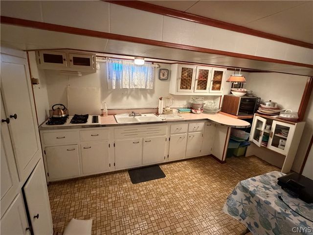 1227 Hillview Drive, Utica, NY 13501