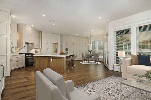 170 Golden Shadow Circle, The Woodlands, TX 77381