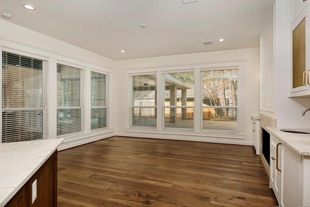 170 Golden Shadow Circle, The Woodlands, TX 77381