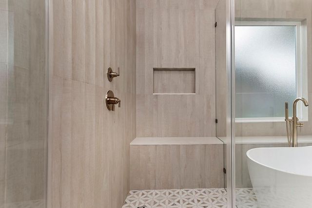 170 Golden Shadow Circle, The Woodlands, TX 77381