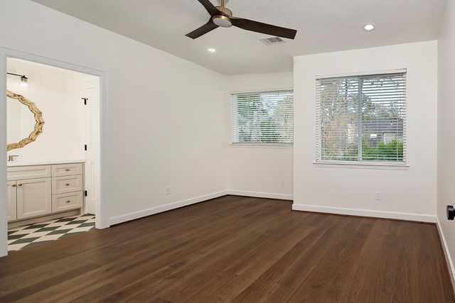 170 Golden Shadow Circle, The Woodlands, TX 77381