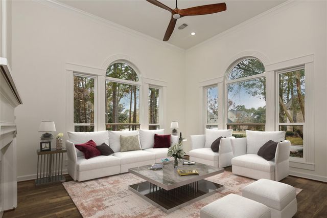 170 Golden Shadow Circle, The Woodlands, TX 77381