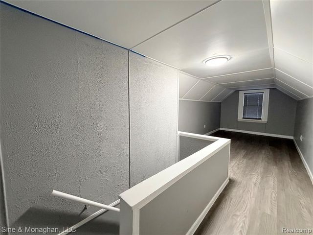 19605 Kelly Road, Harper Woods, MI 48225