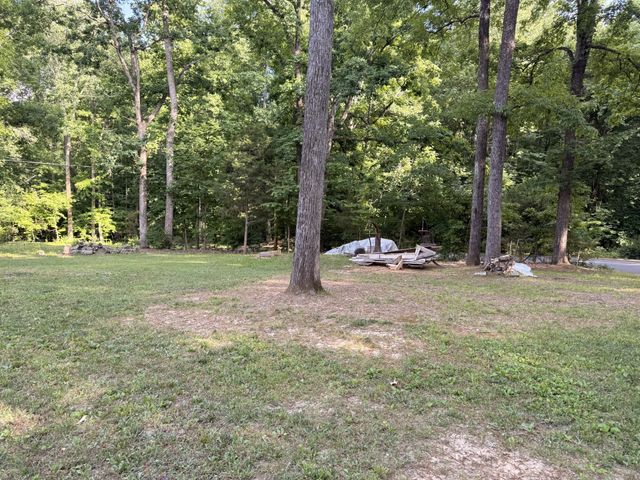 1021 Woodmont Dr, Dickson, TN 37055
