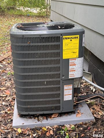 3110 N PEORIA Road, Springfield, IL 62702