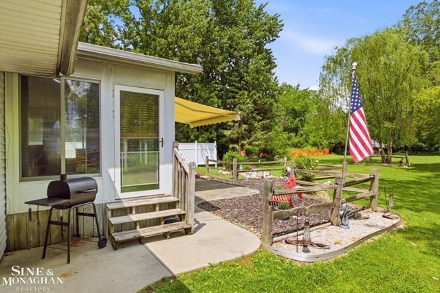 660 Range Road, Marysville, MI 48040