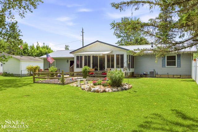 660 Range Road, Marysville, MI 48040
