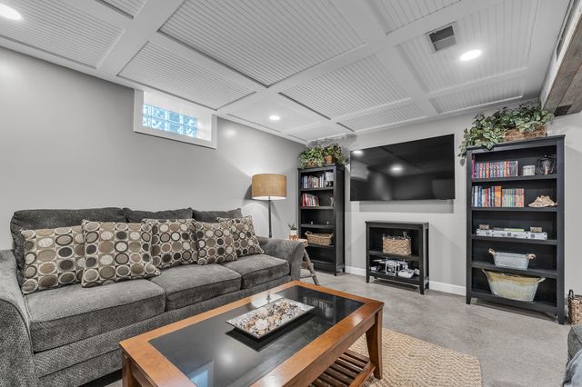 9083 Warner Road, Saline, MI 48176