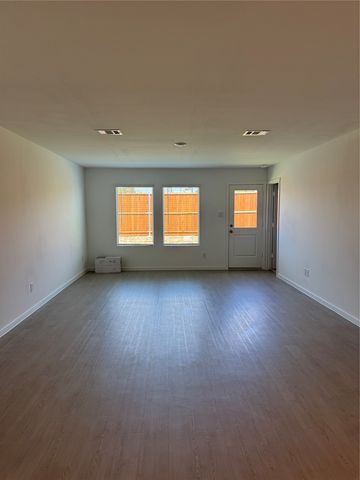 2540 Guineas Lane, Aubrey, TX 76227
