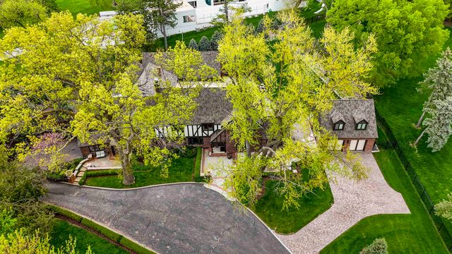 6724 Davenport Street, Omaha, NE 68132