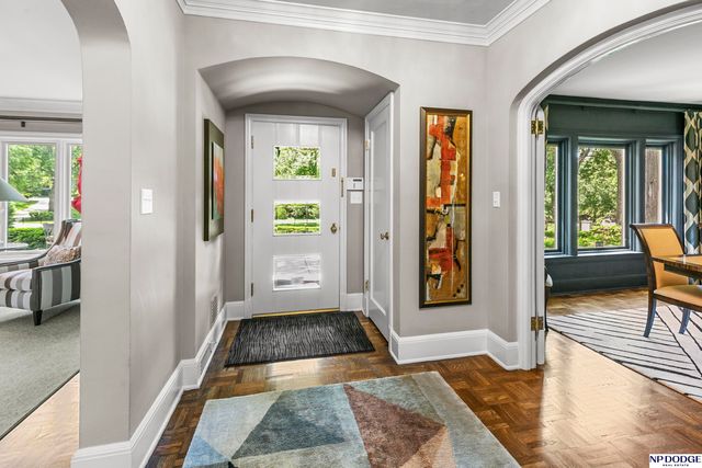 6724 Davenport Street, Omaha, NE 68132