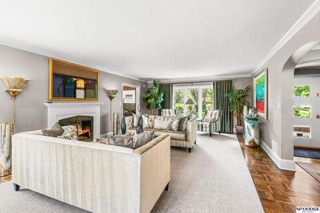 6724 Davenport Street, Omaha, NE 68132