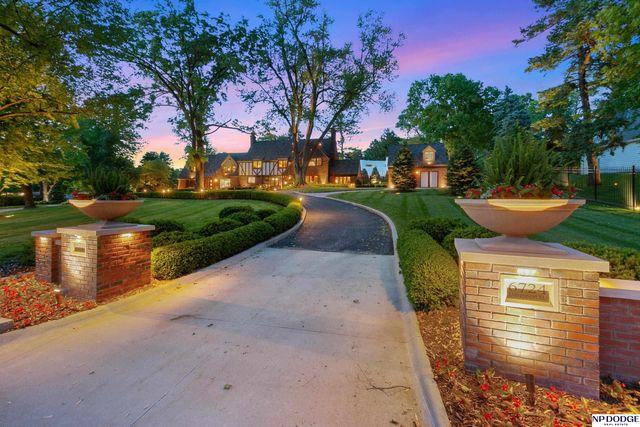 6724 Davenport Street, Omaha, NE 68132