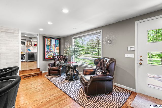 6724 Davenport Street, Omaha, NE 68132