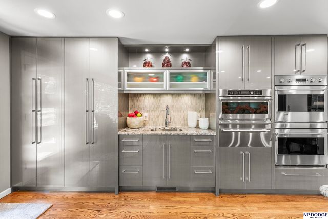 6724 Davenport Street, Omaha, NE 68132