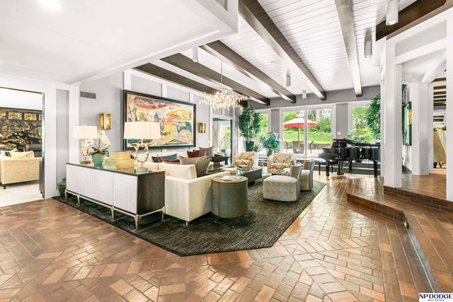 6724 Davenport Street, Omaha, NE 68132