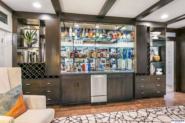 6724 Davenport Street, Omaha, NE 68132