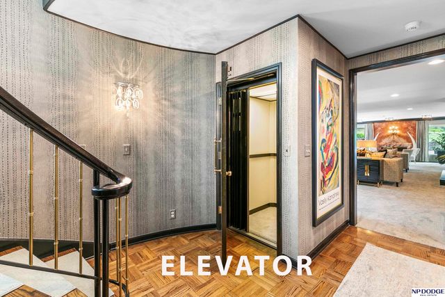 6724 Davenport Street, Omaha, NE 68132