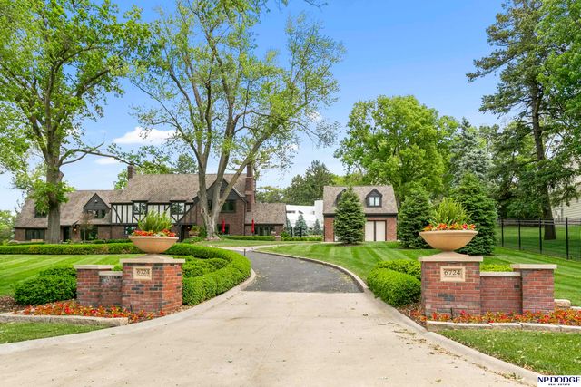 6724 Davenport Street, Omaha, NE 68132