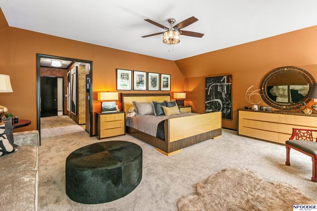 6724 Davenport Street, Omaha, NE 68132