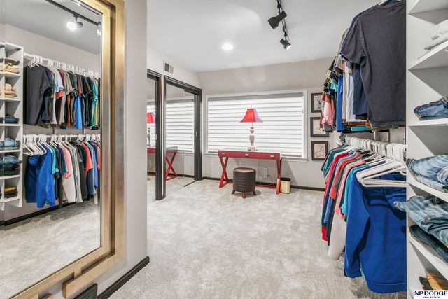 6724 Davenport Street, Omaha, NE 68132