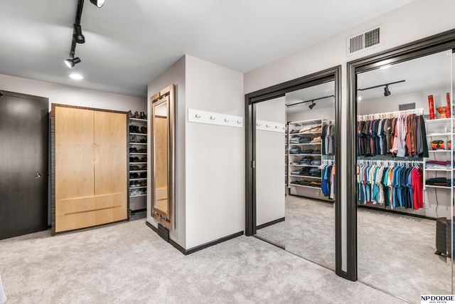 6724 Davenport Street, Omaha, NE 68132