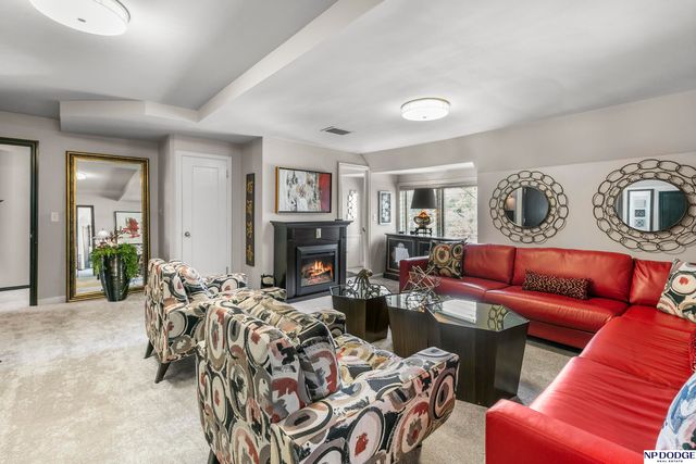 6724 Davenport Street, Omaha, NE 68132