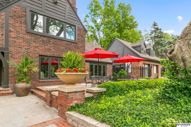 6724 Davenport Street, Omaha, NE 68132