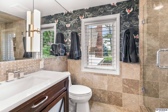 6724 Davenport Street, Omaha, NE 68132