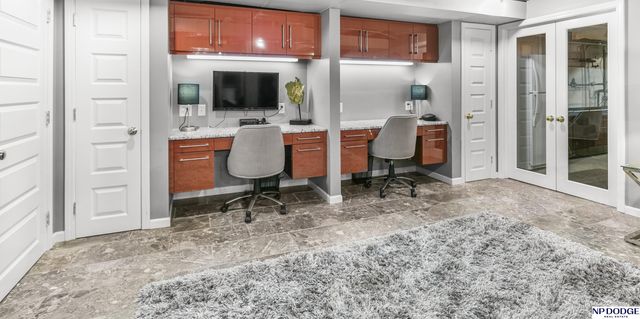 6724 Davenport Street, Omaha, NE 68132