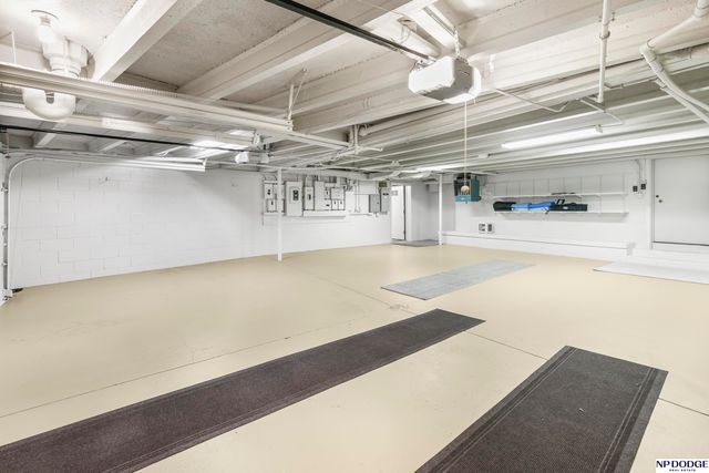 6724 Davenport Street, Omaha, NE 68132