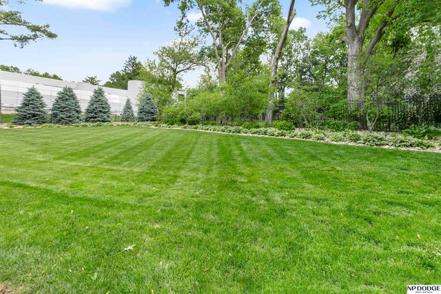 6724 Davenport Street, Omaha, NE 68132