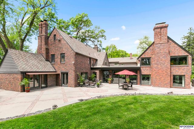 6724 Davenport Street, Omaha, NE 68132