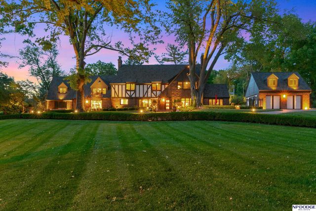 6724 Davenport Street, Omaha, NE 68132