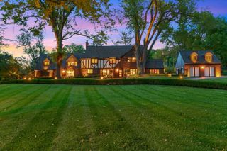 6724 Davenport Street, Omaha, NE 68132