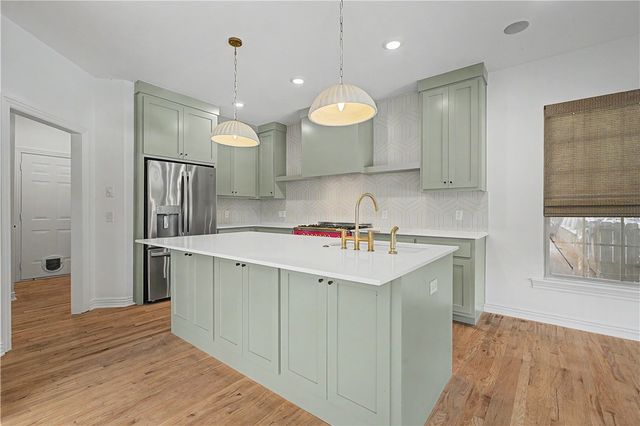 708 NE Essex Court, Bentonville, AR 72712