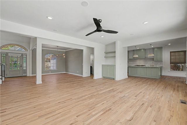 708 NE Essex Court, Bentonville, AR 72712