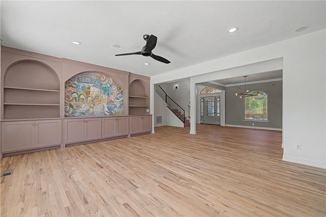 708 NE Essex Court, Bentonville, AR 72712