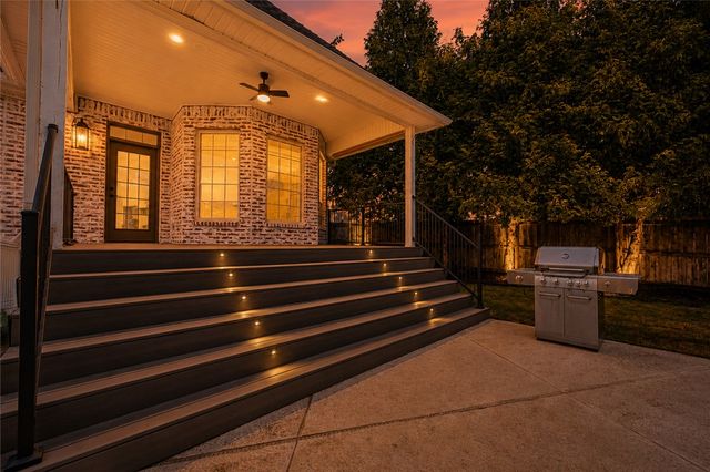 708 NE Essex Court, Bentonville, AR 72712